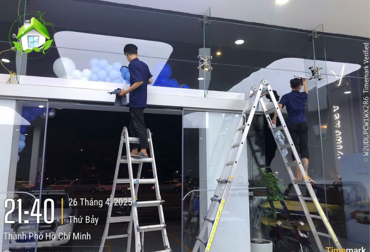 dịch vụ lau kính chất lương tại tphcm